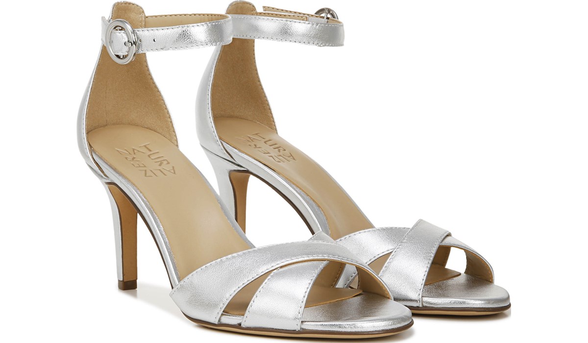 naturalizer silver heels