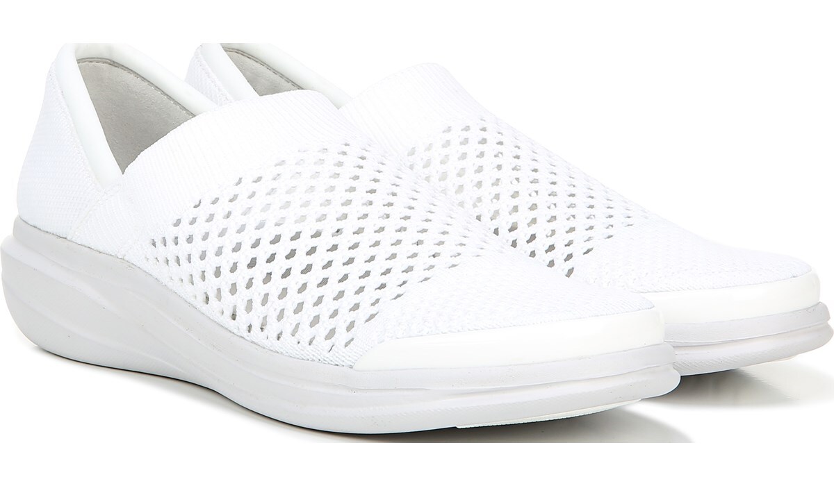 naturalizer bzees clearance