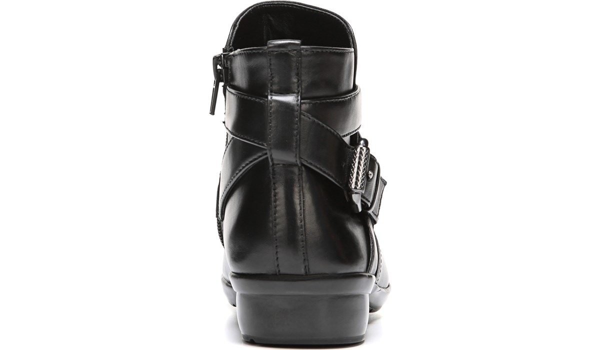 naturalizer cassandra ankle boots