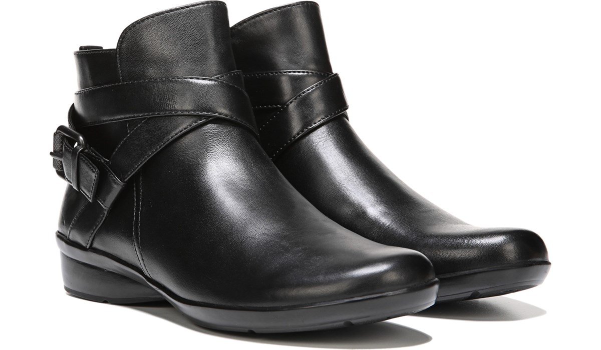 naturalizer cassandra booties
