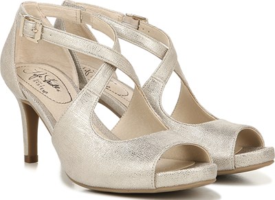 naturalizer daphne platform sandal