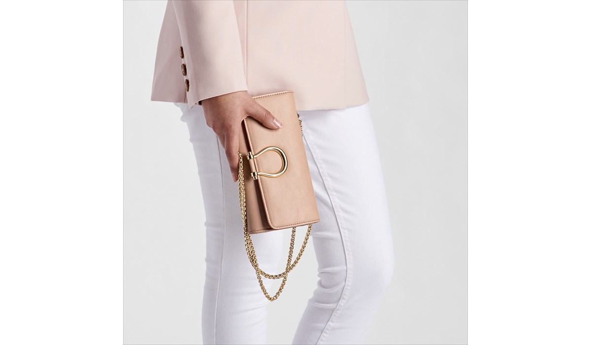 naturalizer london