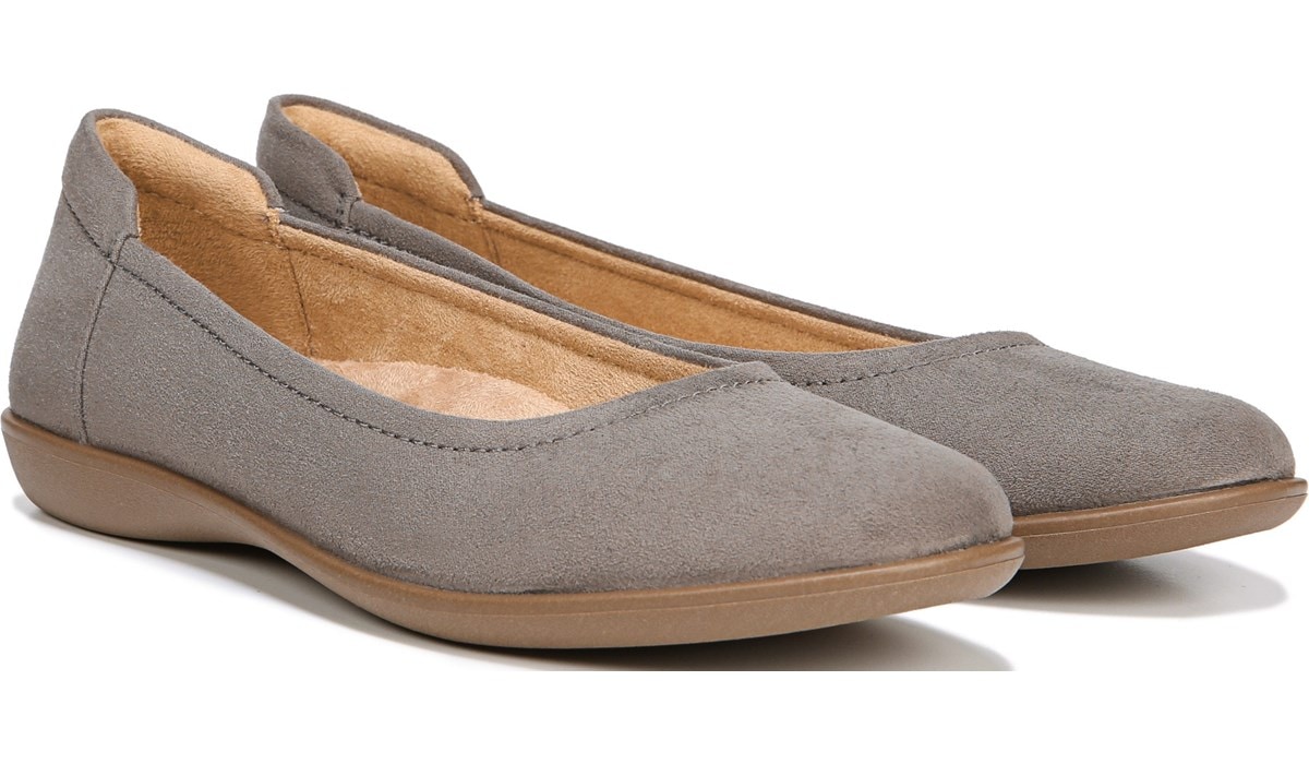 naturalizer nude flats