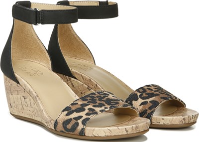 naturalizer areda wedge sandal
