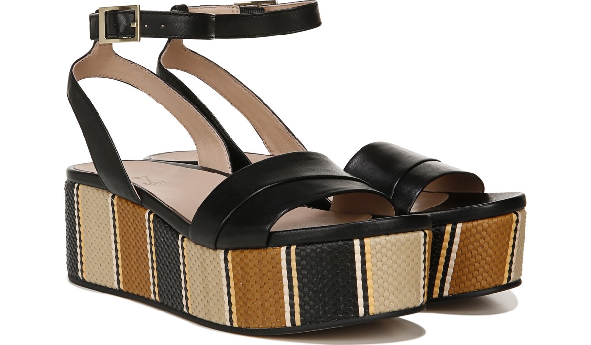naturalizer premium outlets