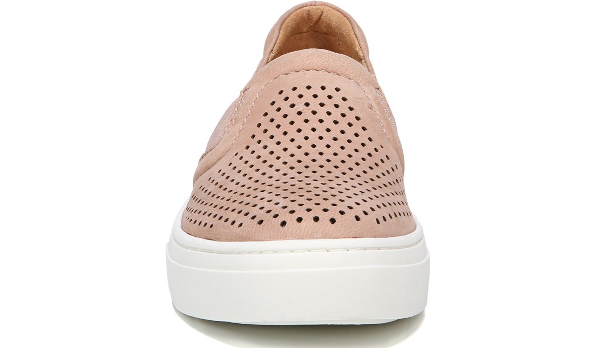 naturalizer carly sneaker