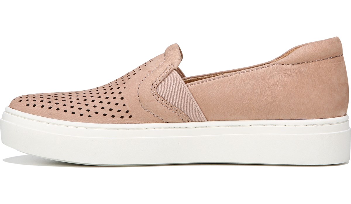 naturalizer carly sneaker