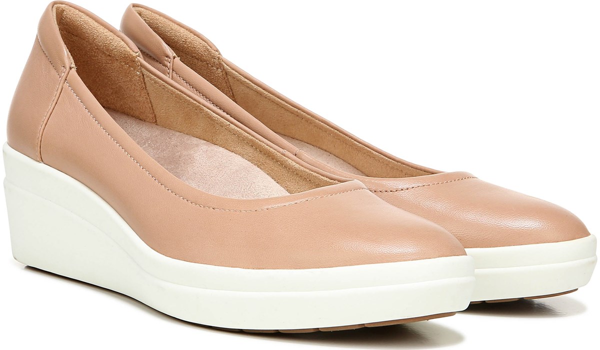 naturalizer non slip shoes