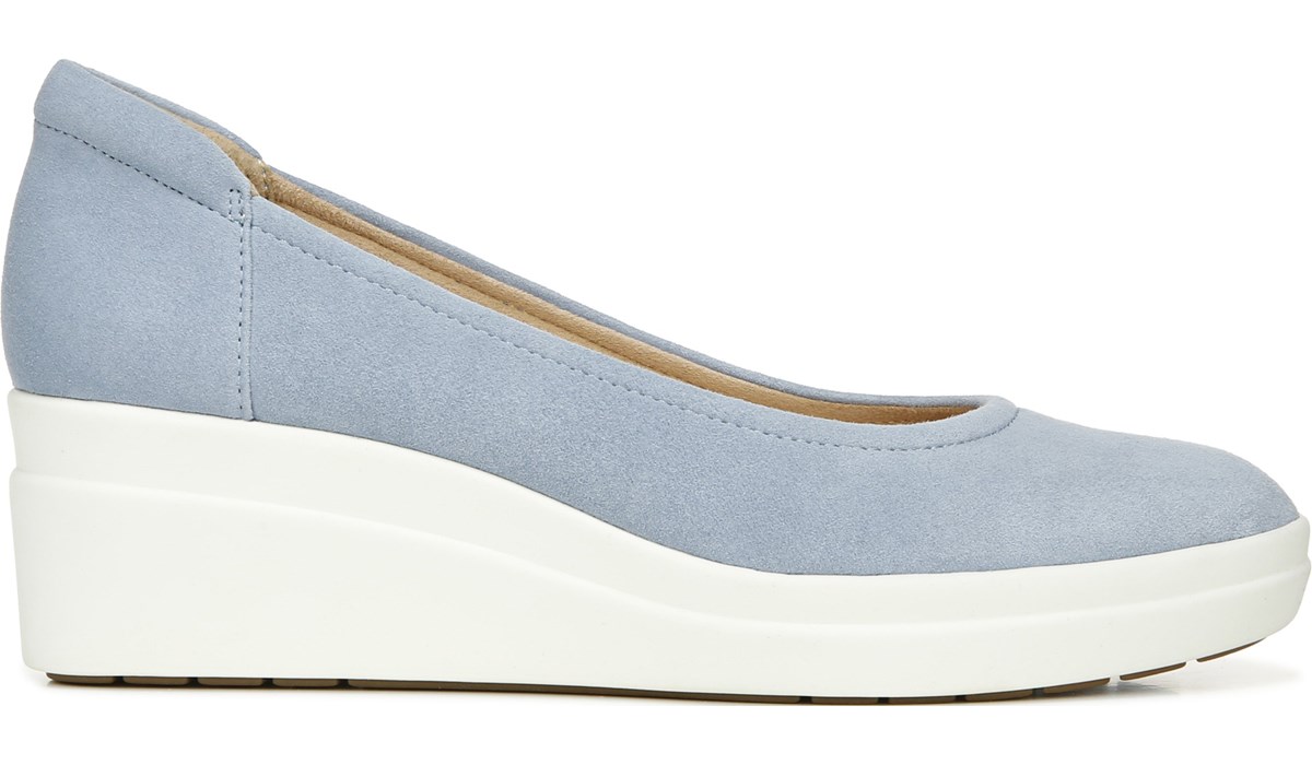 naturalizer slip on tennis shoes
