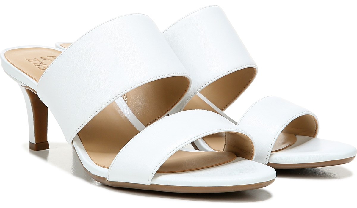 naturalizer low heel sandals