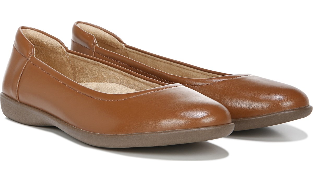 naturalizer flexy leather flat