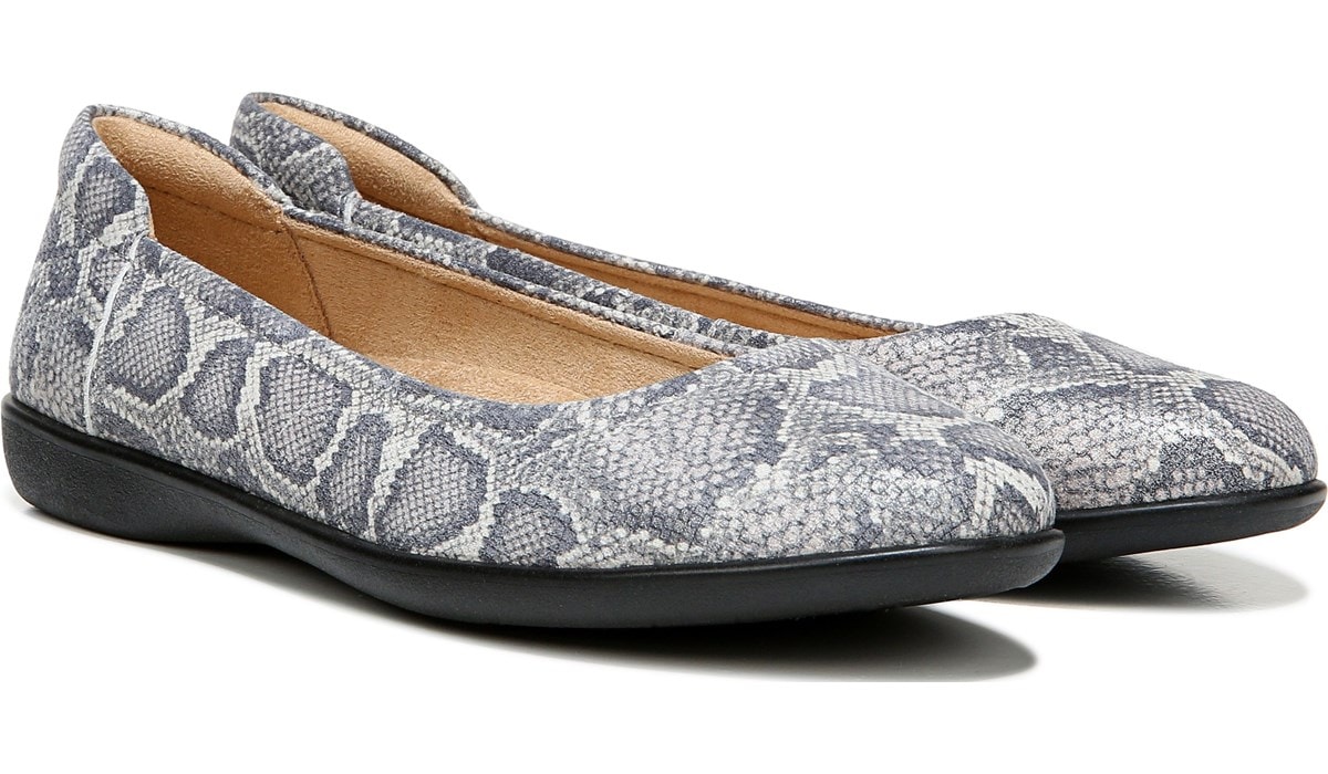 naturalizer flexy leather flat