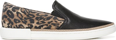 naturalizer zola slip on sneaker