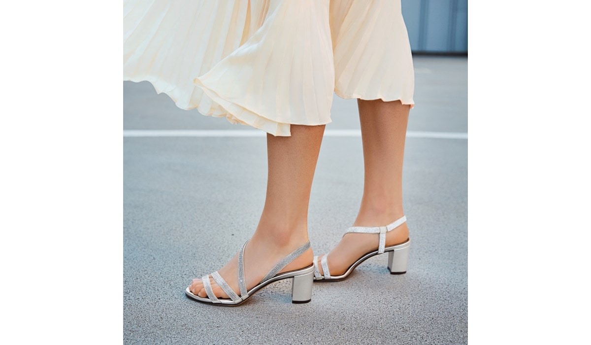 naturalizer strappy heels