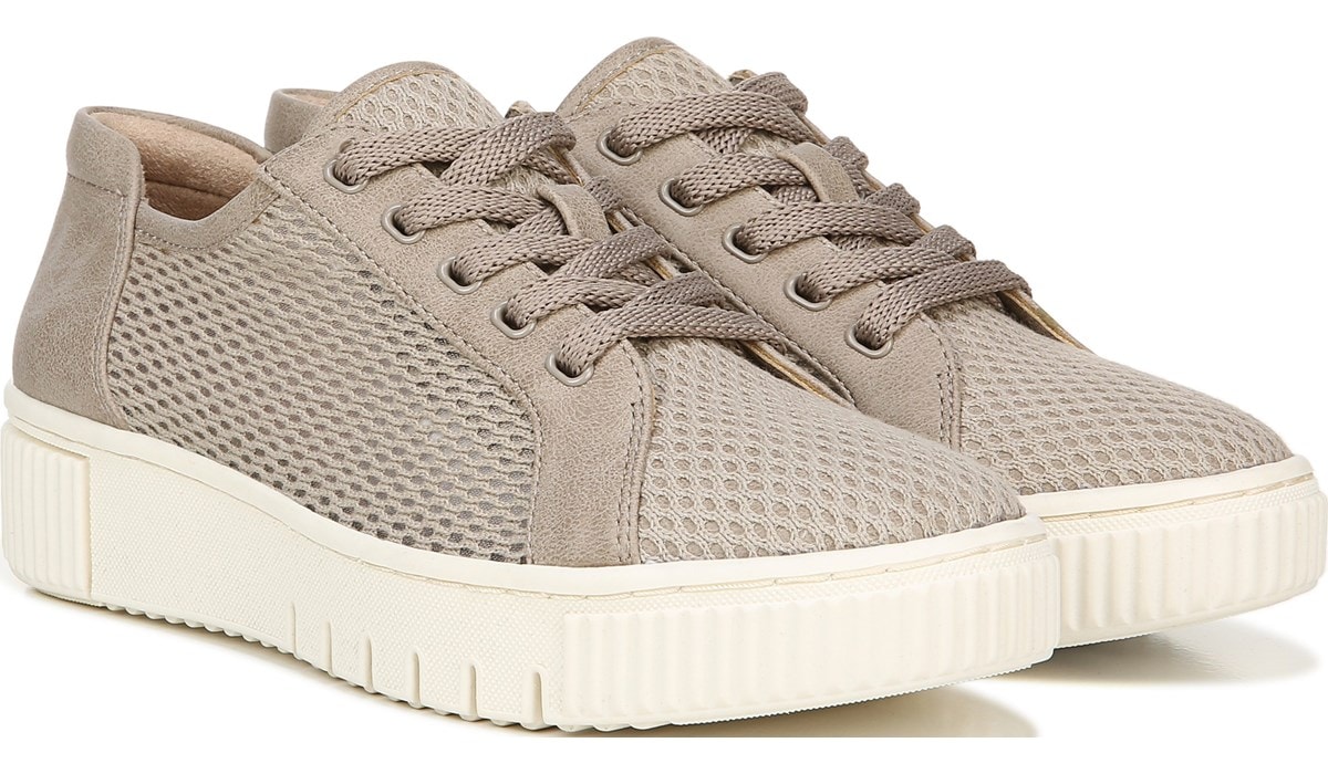 naturalizer athletic shoes