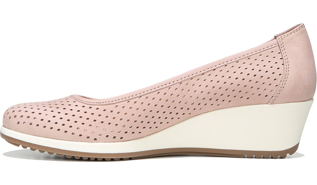 naturalizer betina shoes