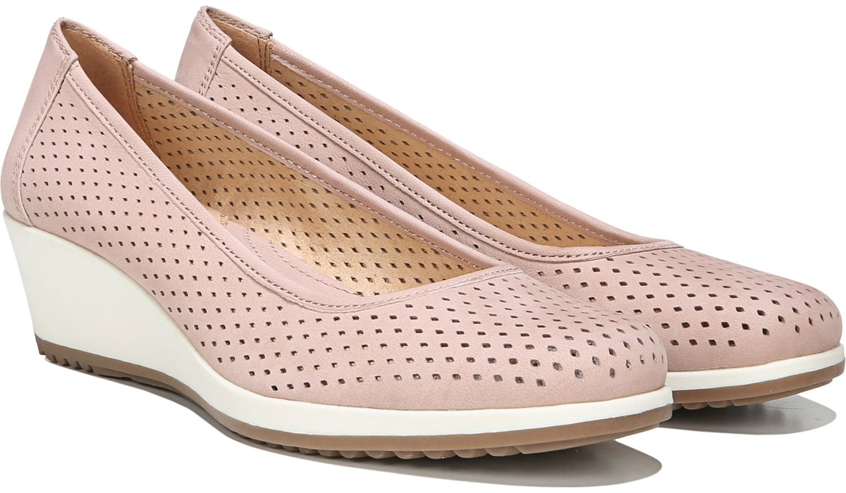 naturalizer betina wedge pumps