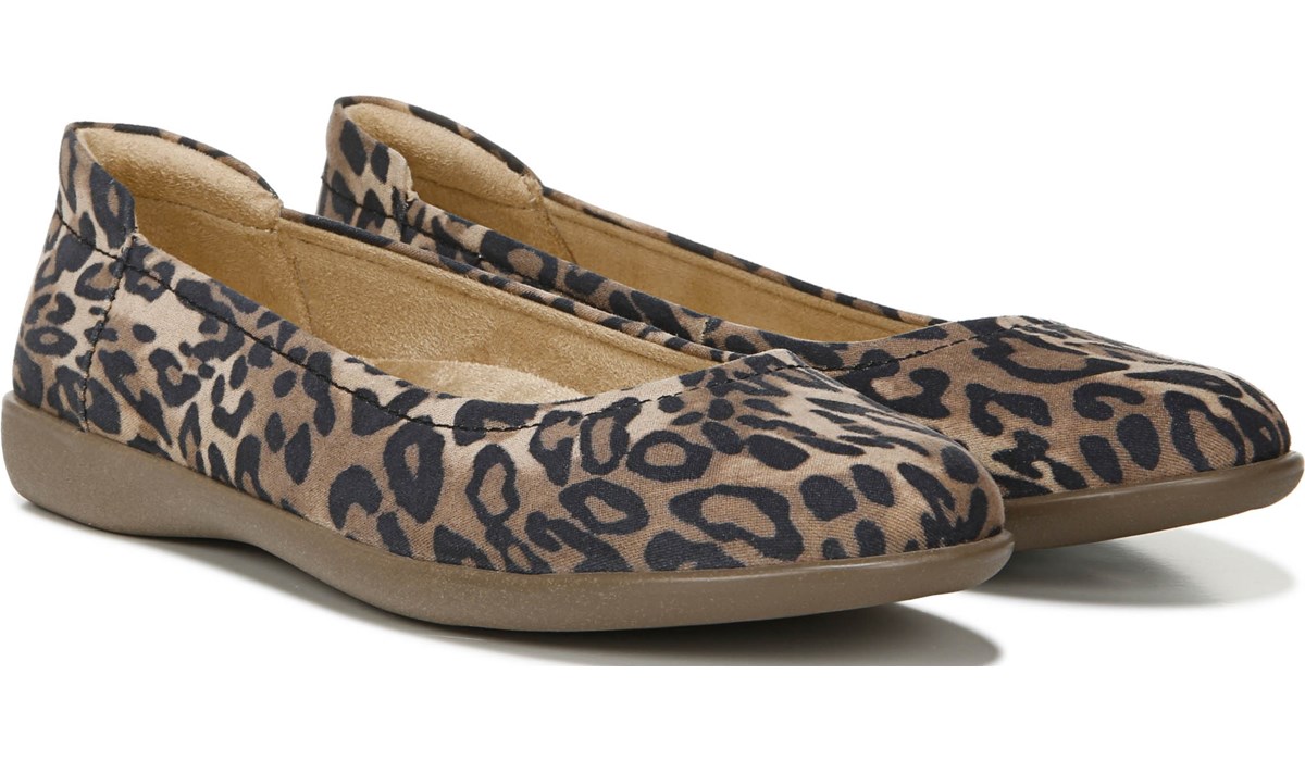 naturalizer flexy flats