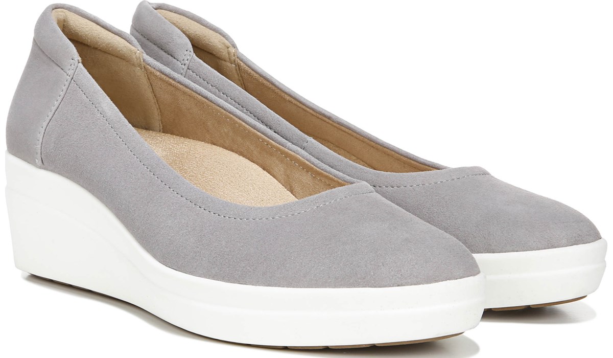 serene comfort slides by naturalizer