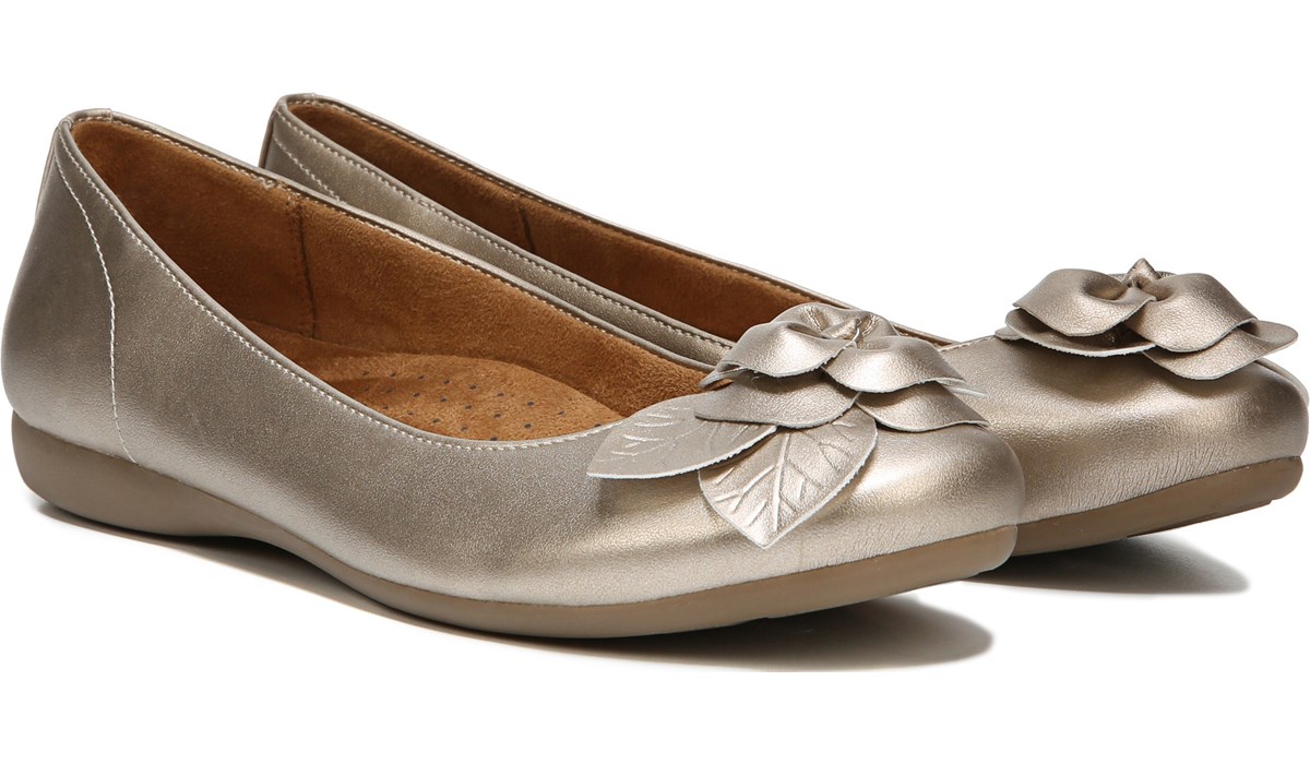 natural soul ballet flats