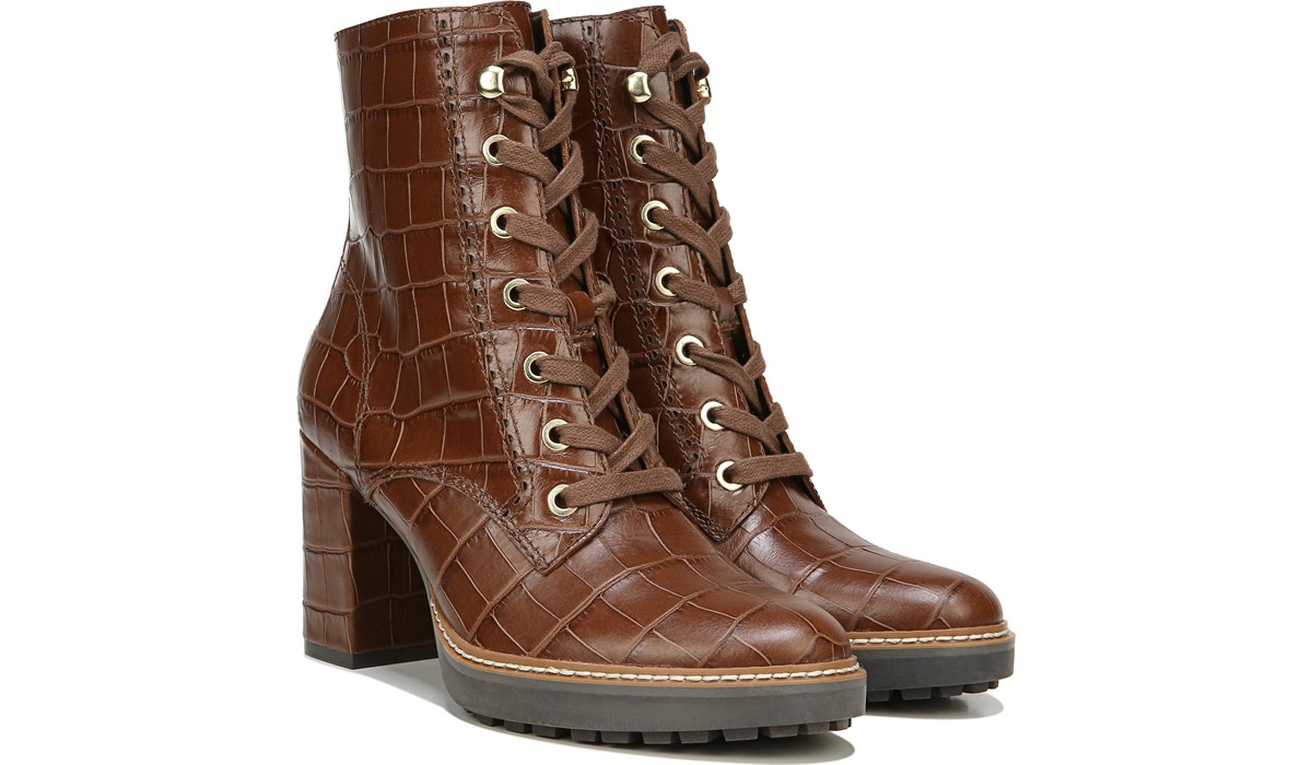 naturalizer boots on clearance