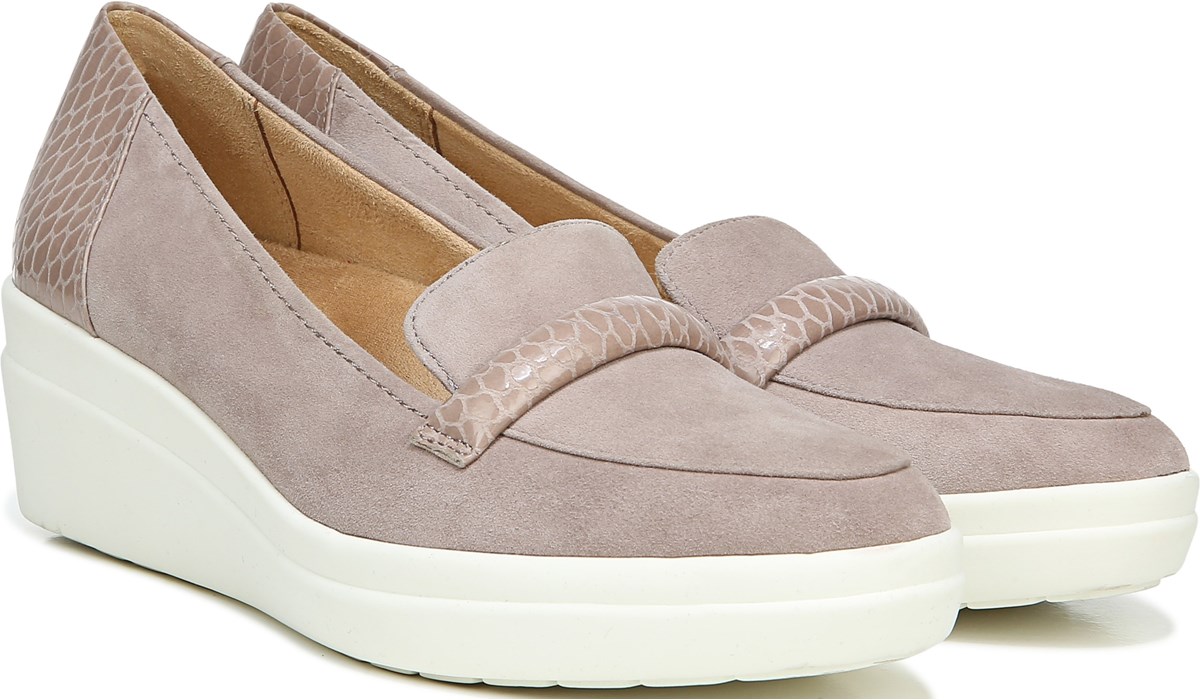 naturalizer suede shoes