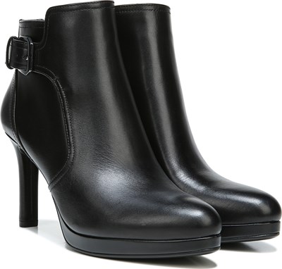 naturalizer tiana platform boot
