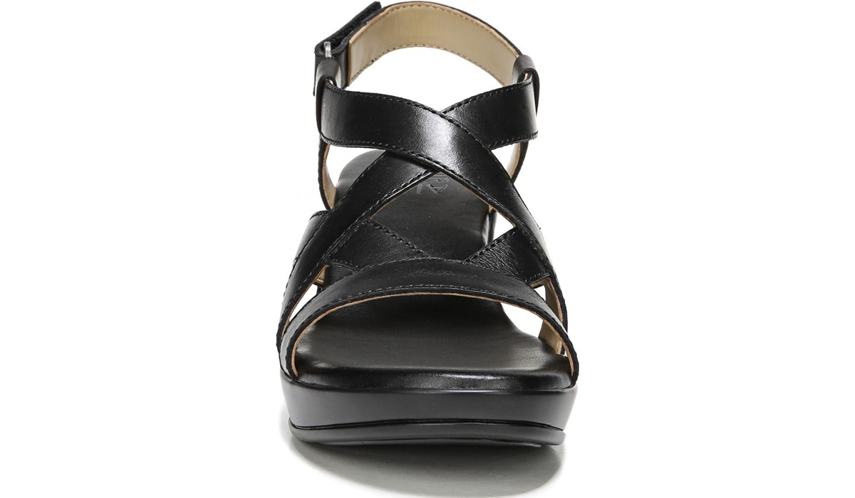 Naturalizer Vivian in Black Leather Sandals