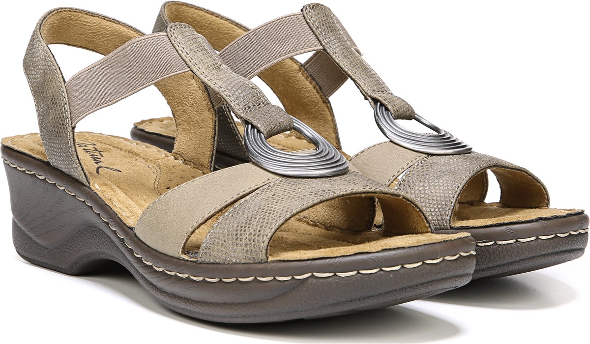 naturalizer soul sandals