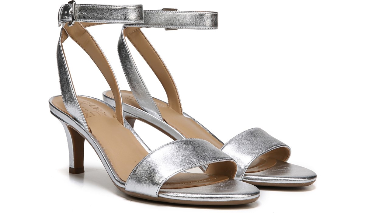 naturalizer silver heels