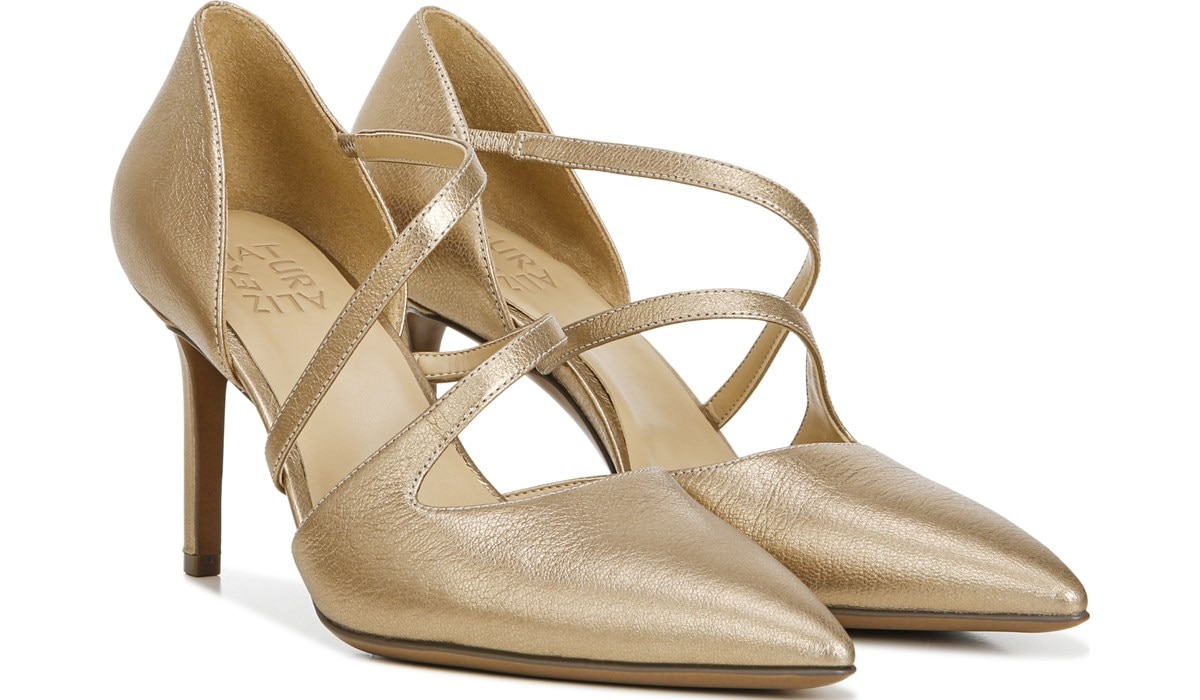 naturalizer beige pumps