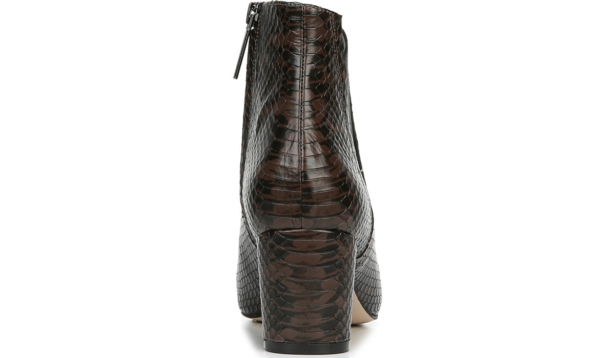 27 edit porsia boot