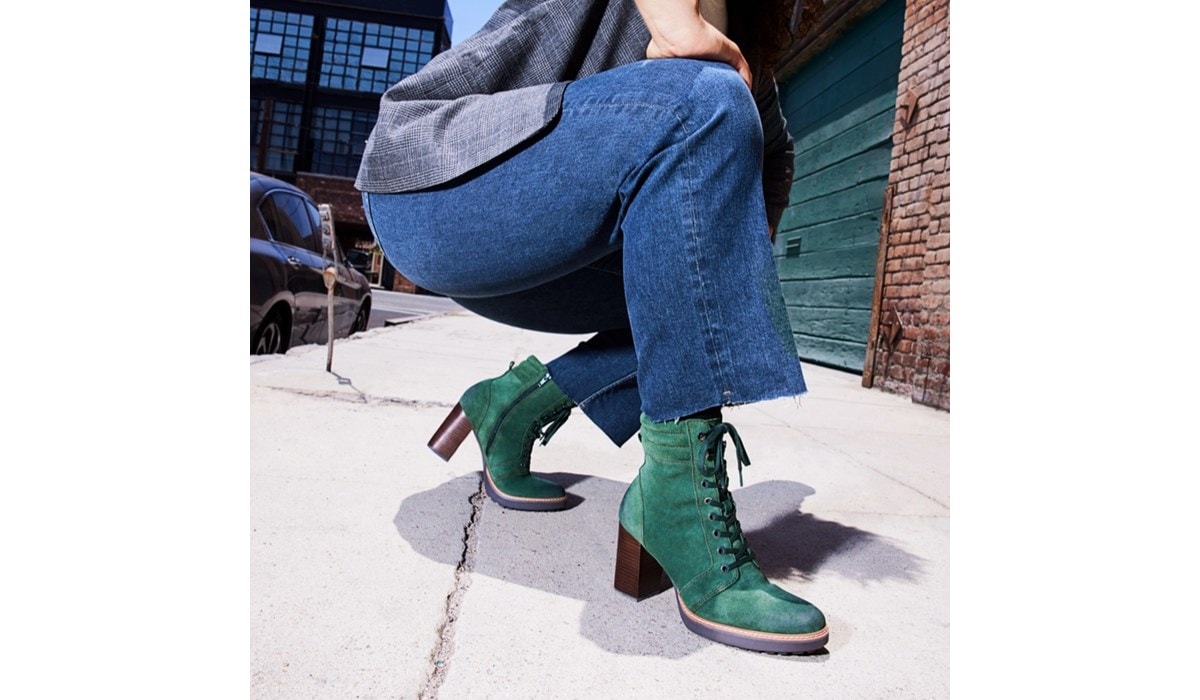 naturalizer callie boots black