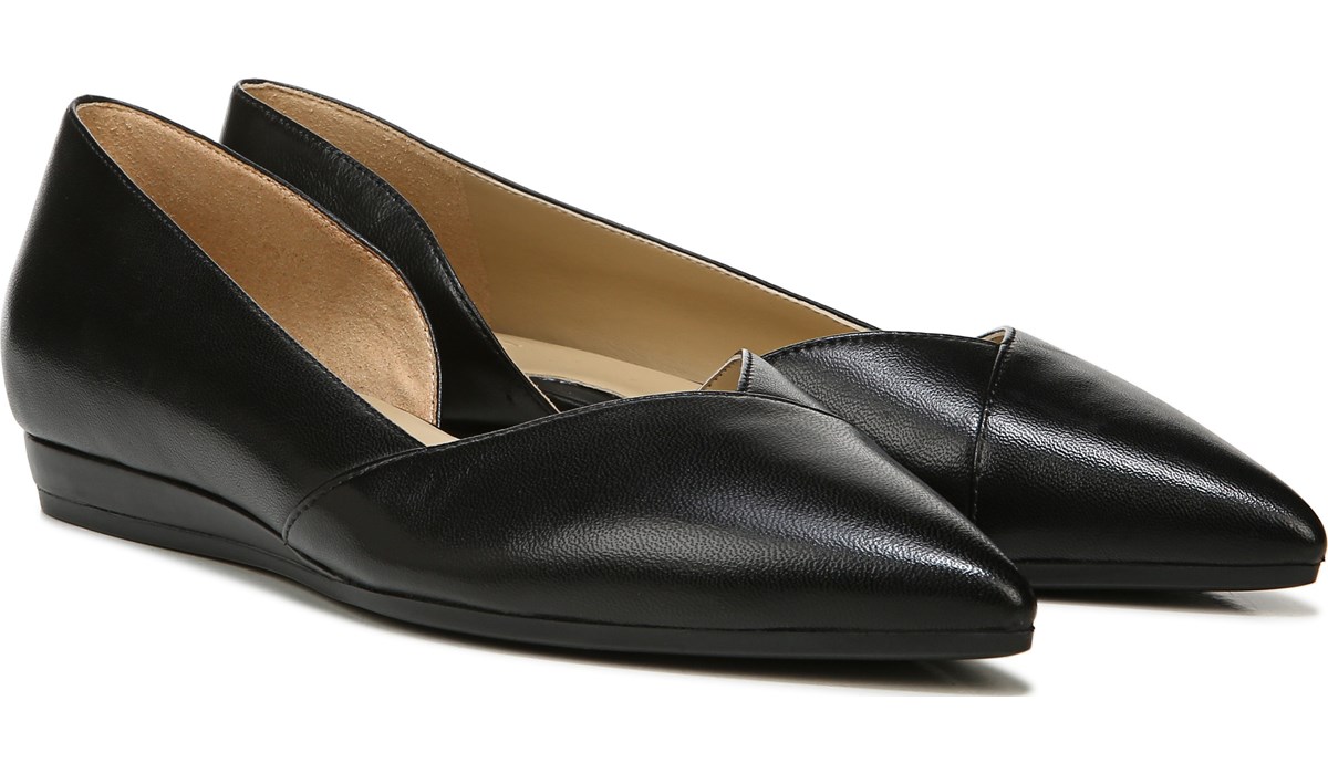 Naturalizer black deals flat shoes