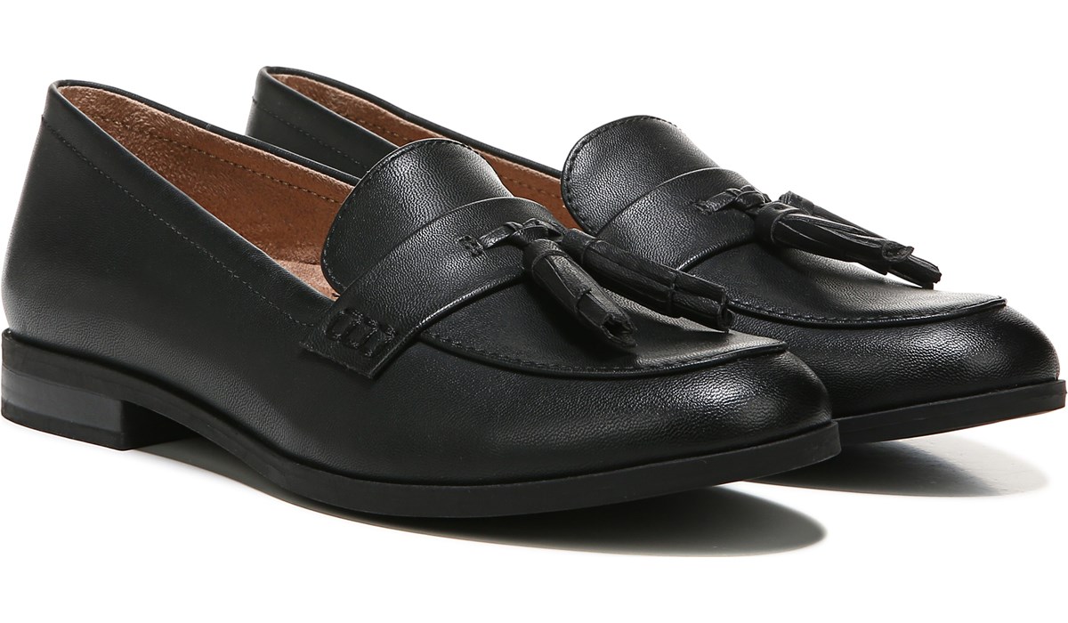 naturalizer black loafers