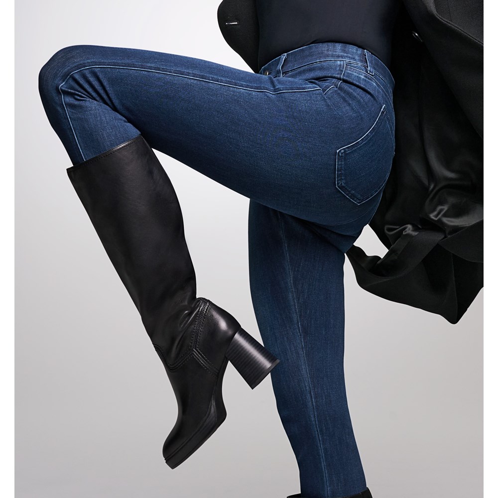 Naturalizer boot shop